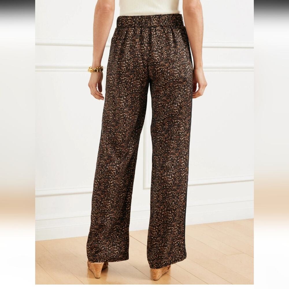 Talbots Wide Leg Pull On Pants Delicate Leopard Print Size Large - Picture 2 of 12